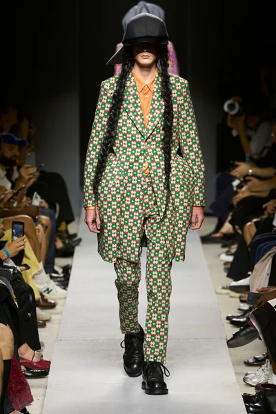 Look 2